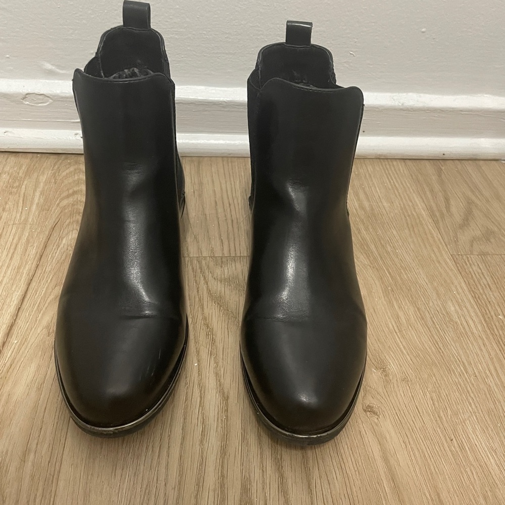 Black short water-proof boots, size 38